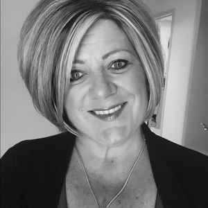 Meet your Posher, Holly